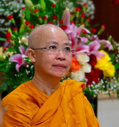 Bhikkhuni Santini